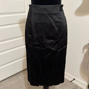 Issue black straight skirt